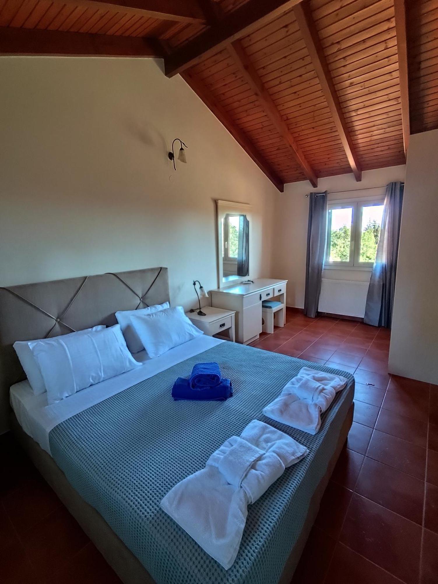 Villa Epta Karpi Complex Of 7 Luxury